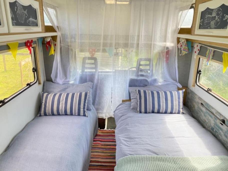 Lily Cosy Campervan With Sea Views & Amazing Sunrises St Ives  Bagian luar foto