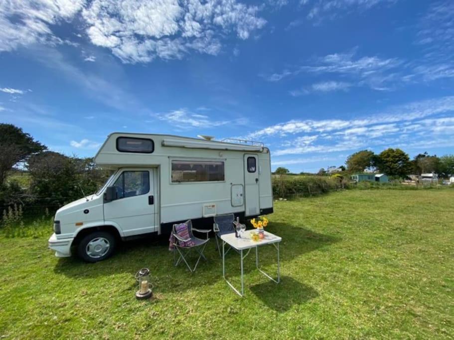 Lily Cosy Campervan With Sea Views & Amazing Sunrises St Ives  Bagian luar foto