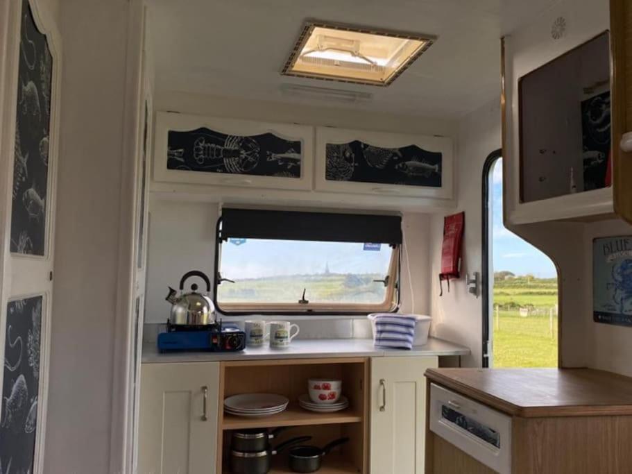 Lily Cosy Campervan With Sea Views & Amazing Sunrises St Ives  Bagian luar foto